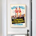 locandina del film gli uomini preferiscono le bionde