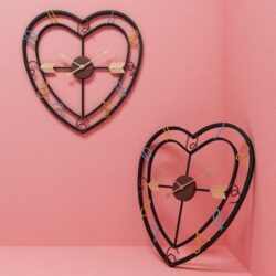 orologio da parete a forma di cuore