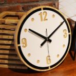 orologio da parete in rovere