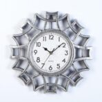 orologio vintage in metallo 2