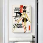il poster delluomo con la macchina fotografica